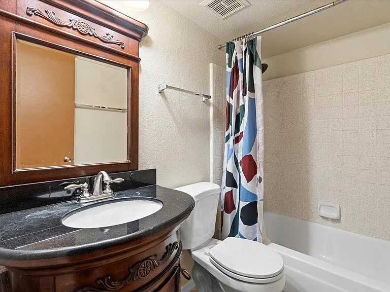 510 W University Dr — Photo 3