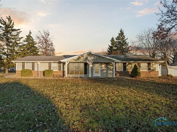 208 Ohio Dr, Bryan, OH 43506