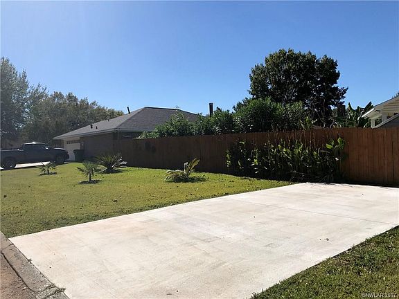 3rd image of 2515 Palmetto Dr