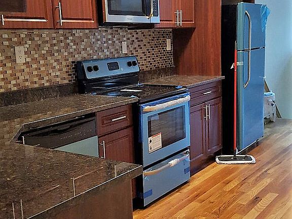 4th image of 2274 Boller Ave