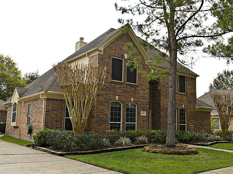 1st image of 2216 Fair Pointe Dr
