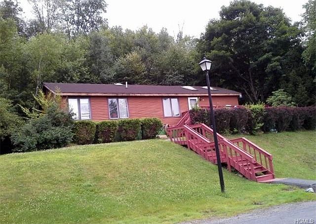 1st image of 110 Edgewater Dr