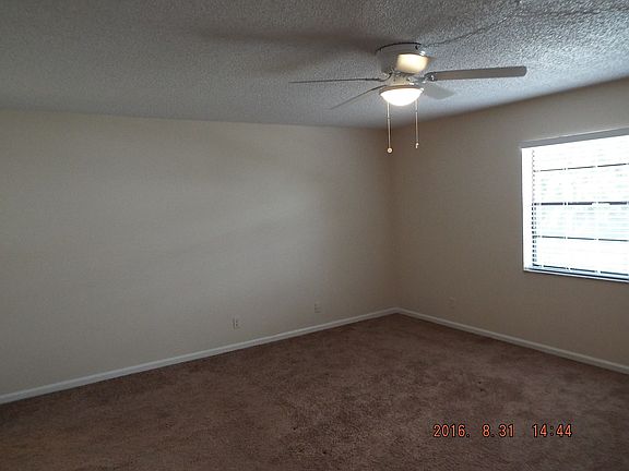 4th image of 135 Shore Ct APT 203