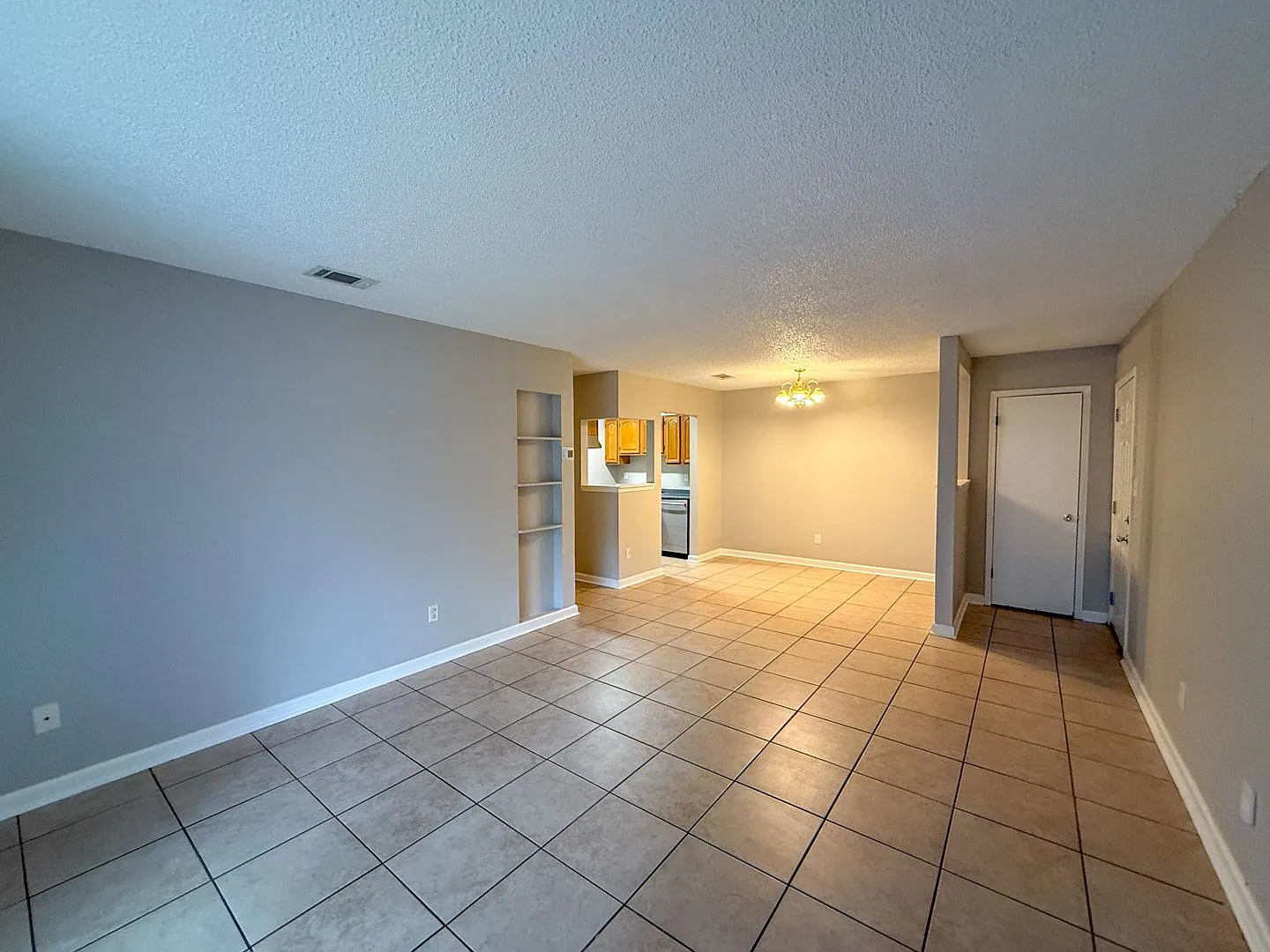 2 Bedroom 1 Bath Duplex For Rent - Water, Trash & Lawn Care Included! — Photo 2