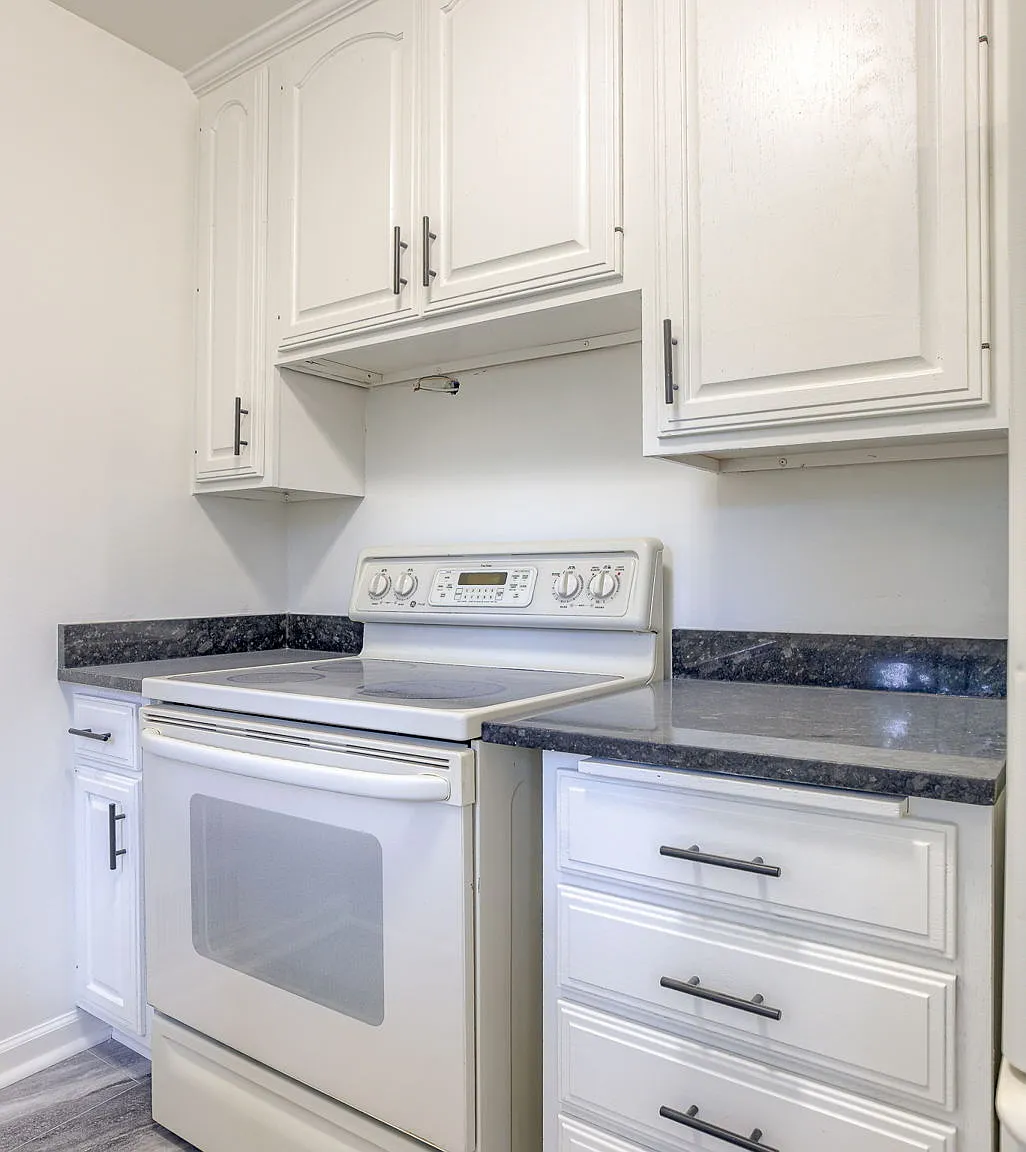 4 bed, 1172 sqft, $1,800 — Photo 2