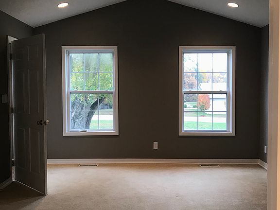 Master bed vaulted ceiling