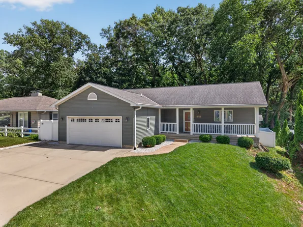 303 Hillside Ave, Ottawa, IL 61350