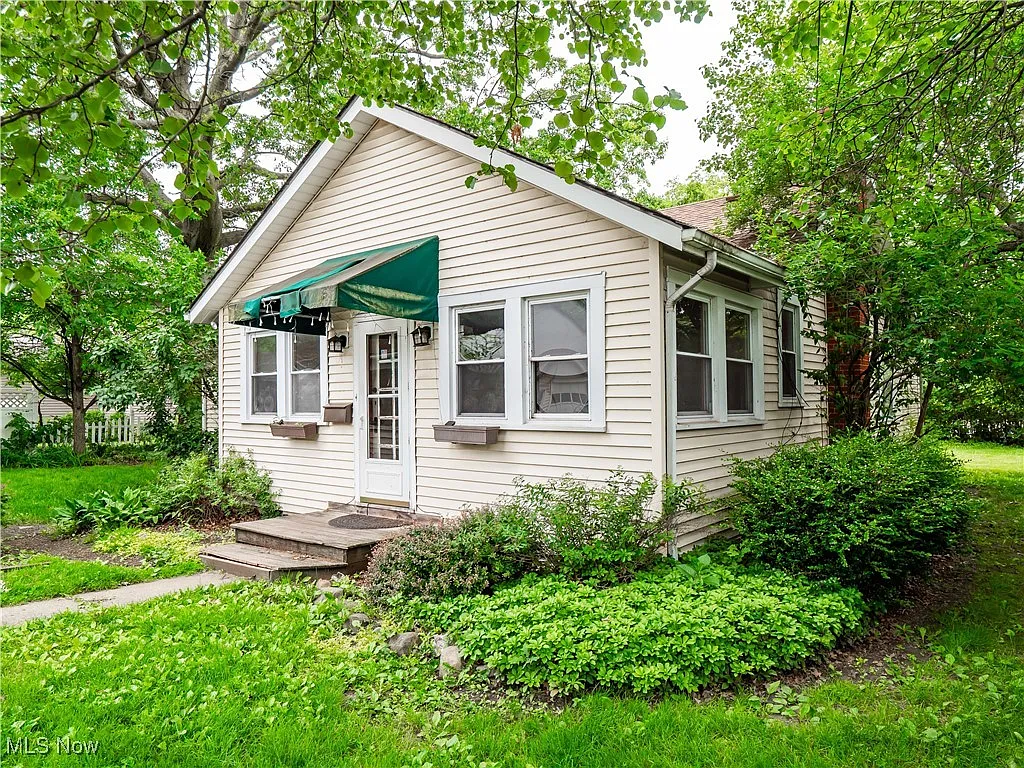 225 Vineyard Rd photo 1