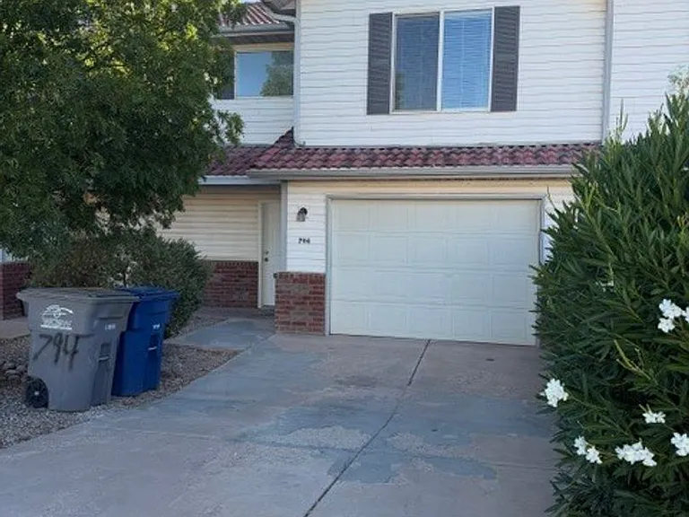 794 N 195 W — Photo 1