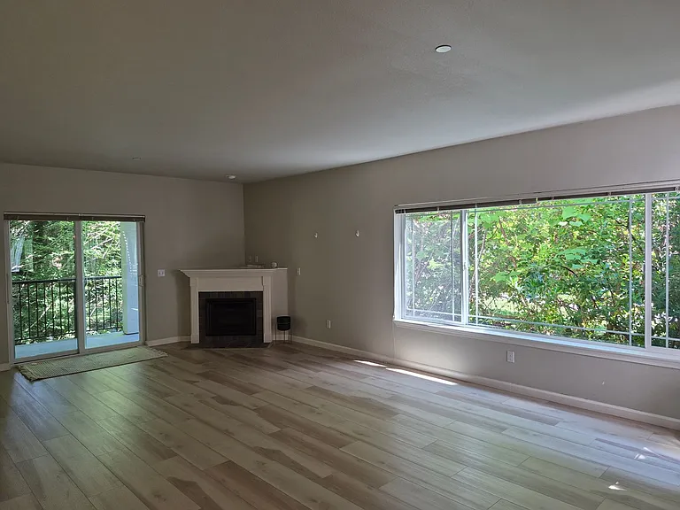 15000 Juanita Dr NE #302 — Photo 7