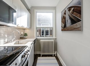 Raglan Gardens, Toronto, ON M6C 2L1