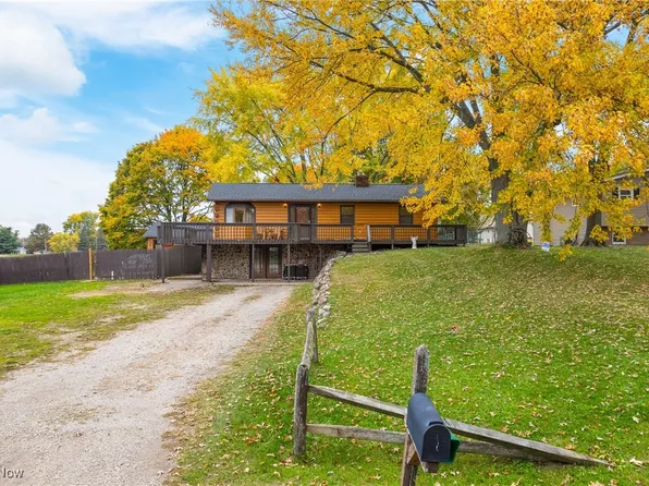 12085 Lisa St NW, Hartville, OH 44632