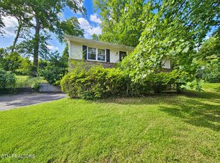 121 Shady Ln, Harriman, TN 37748