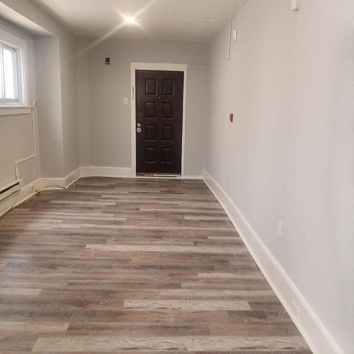 2nd image of 129 E Roosevelt Blvd #1