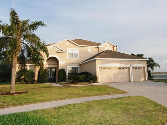 2nd image of 2920 Majestic Isle Dr