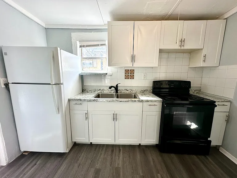 1000 W Lakewood Rd #4 — Photo 1