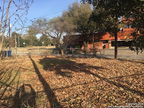 2nd image of 632 E Huisache Ave