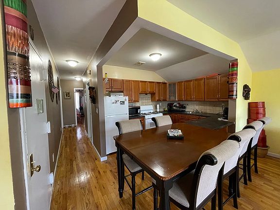 5th image of 713 Fountain Ave