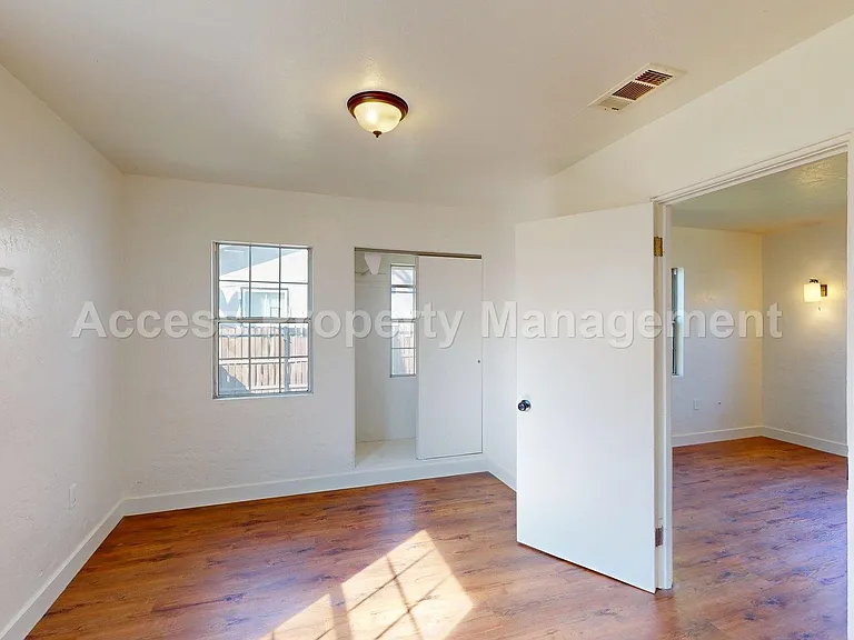 124 Walden St — Photo 11