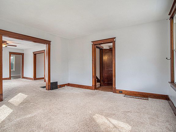3rd image of 347 N Linden St