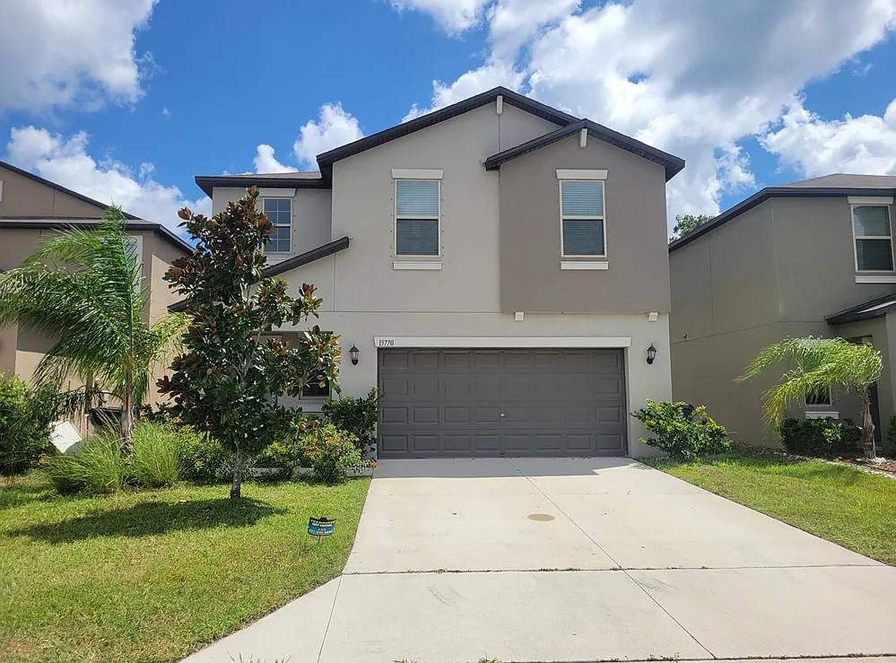 4 bed, 2.5 bath, 1870 sqft, $2,095 — Photo 1