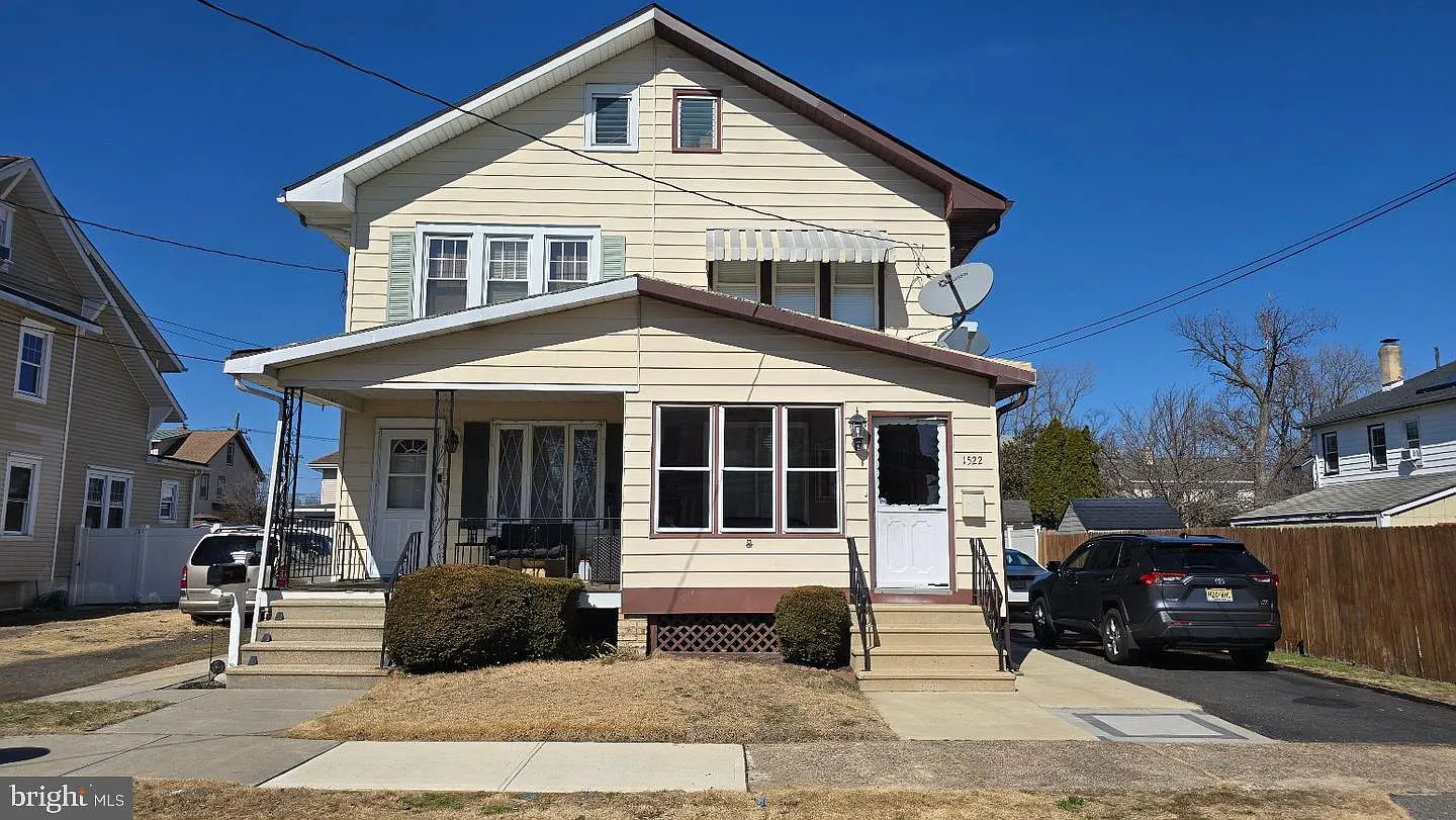 1522 Cornell Ave photo 1