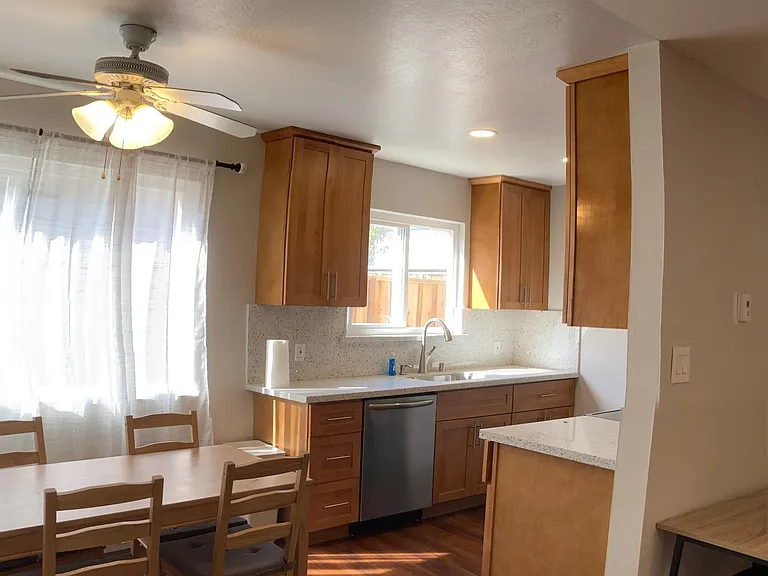 1691 Ontario Dr #3 — Photo 11