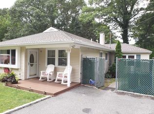 118 Webster Ave, Ronkonkoma, NY 11779