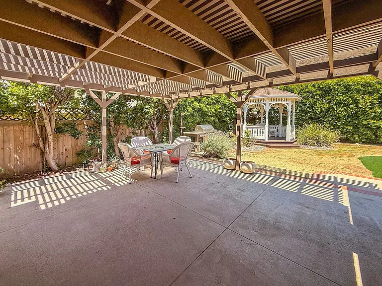 1934 Donahue Dr — Photo 21