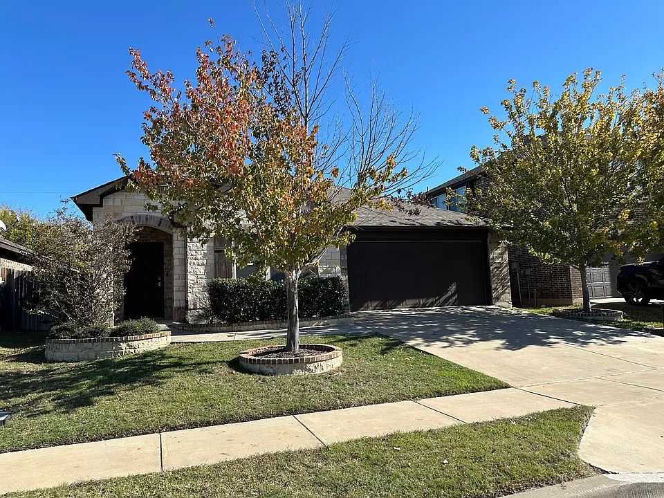 12025 Rustling Oaks Dr