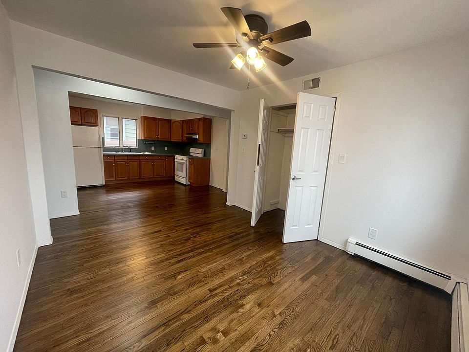 1st image of 111 Kingston Blvd