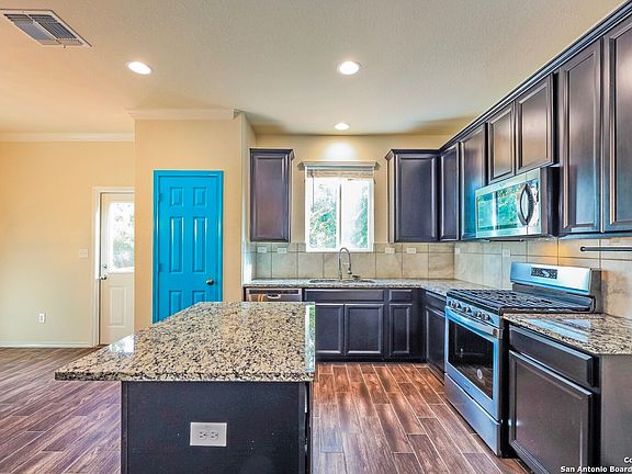 3rd image of 13903 LAUREL BR