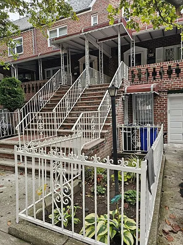 855 E 55th St #1 Photo 1