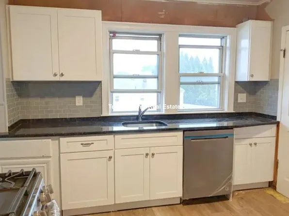 60 Buzzells Ln, Medford, MA 02155