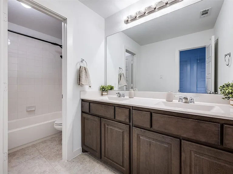 1728 Heron Way — Photo 30