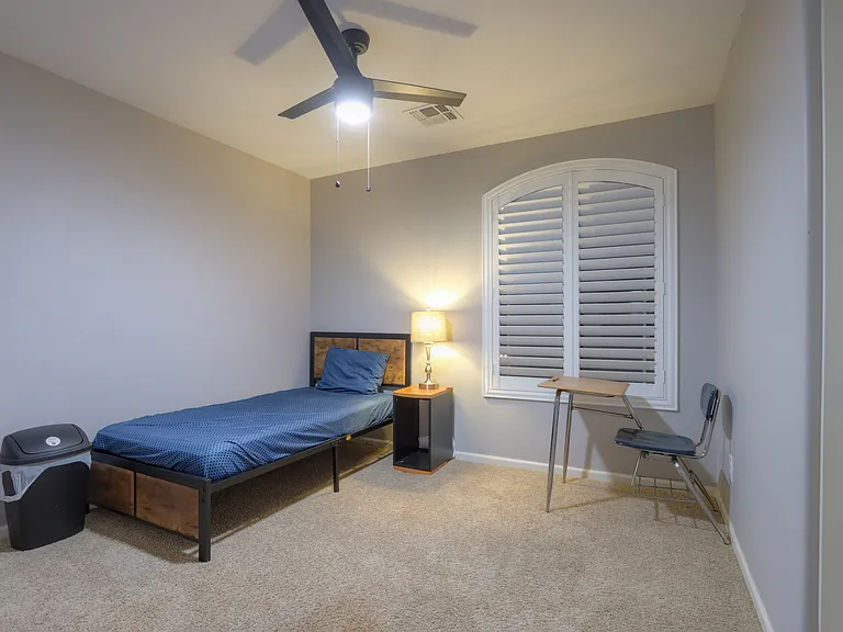 1235 W Castle Dr — Photo 26