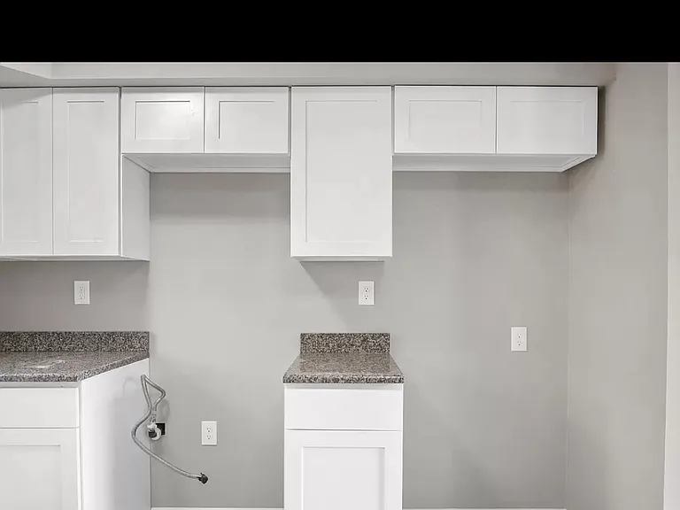 6083 Pennsylvania Dr — Photo 16