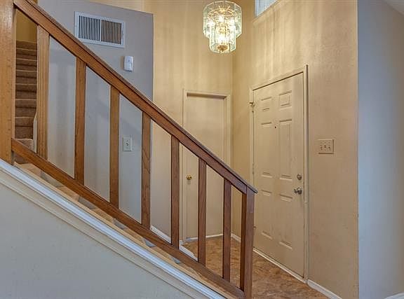 5th image of 2913 Myrtlewood Ln
