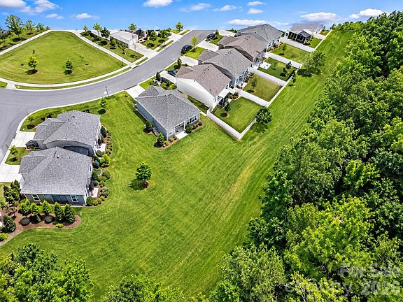 5th image of 2158 Redstone Dr