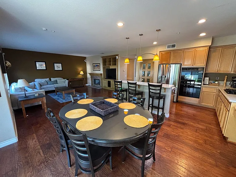 1163 Via Vista Dr — Photo 12