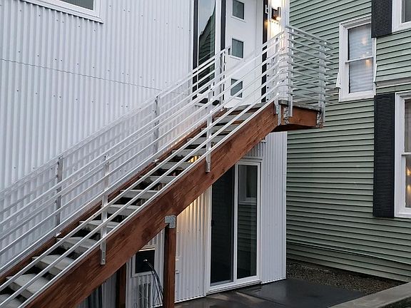 3rd image of 640 N Prospect St #B