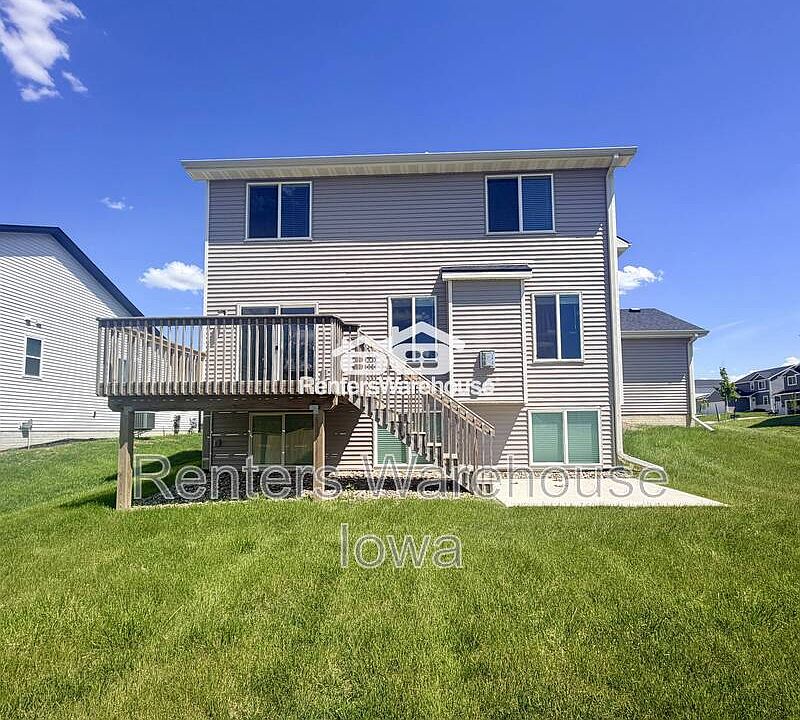 2nd image of 122 NW Pike Cir