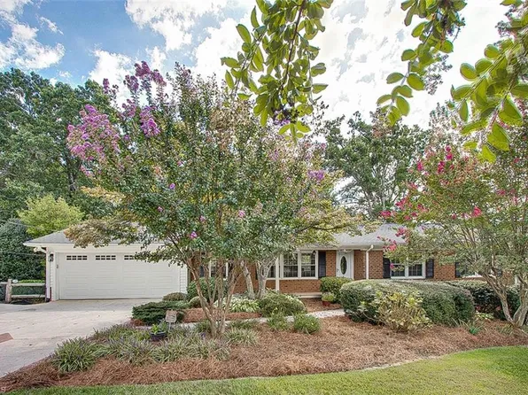 1201 Lindale Dr, Asheboro, NC 27205