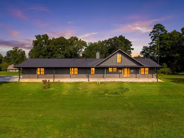 965 Lofton Ln, Chickamauga, GA 30707