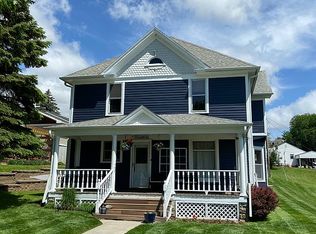 320 W 5th St, Logan, IA 51546