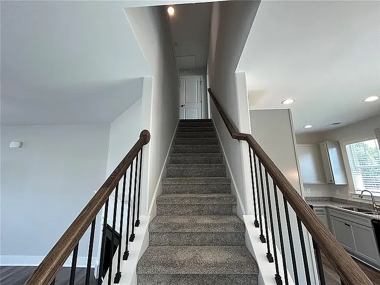 427 Bee Cove Way — Photo 8