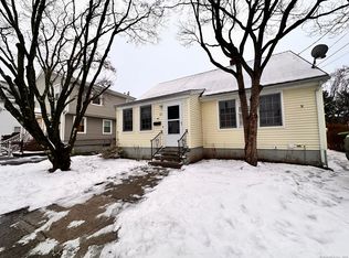 21 Avon St, Ansonia, CT 06401