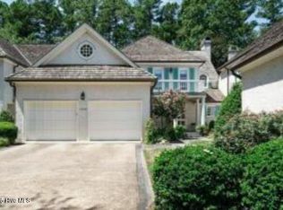 203 Edinburgh Dr APT B, Cary, NC 27511