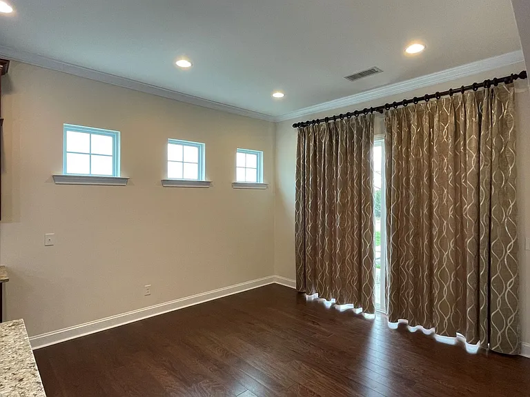 1223 Oleander Ln — Photo 9