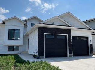 484 Woolf Bnd, Saskatoon, SK S7W1E4